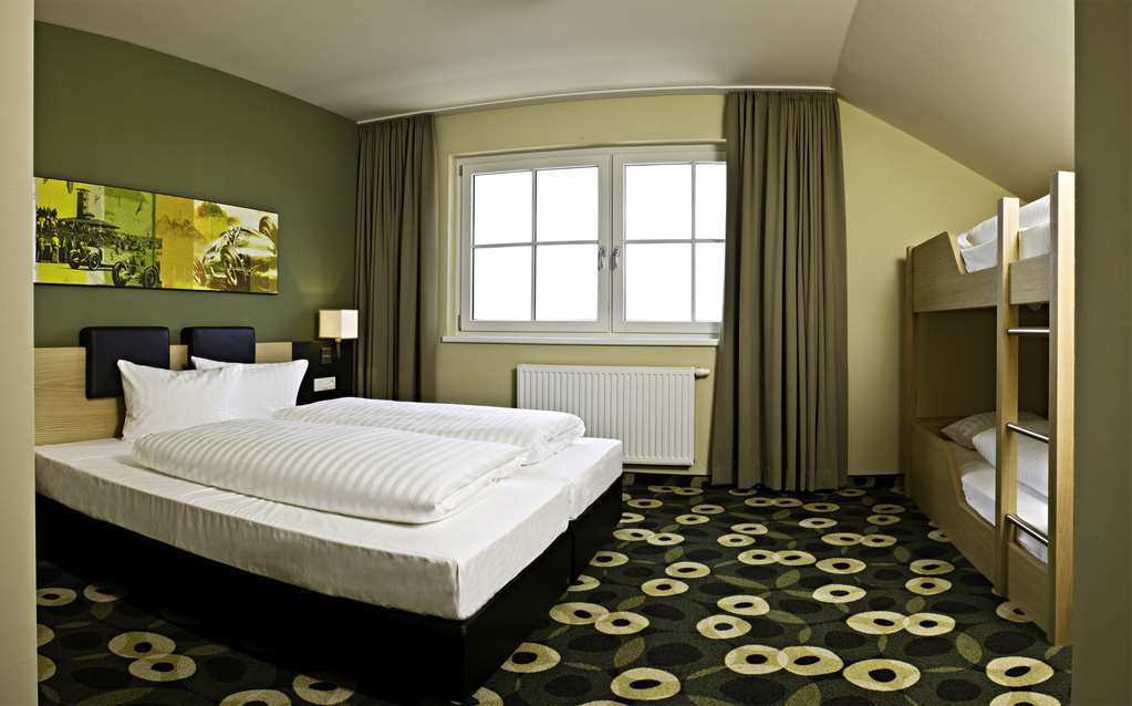 Lindner Nürburgring Motorsport Hotel Habitación foto